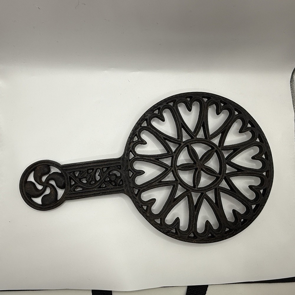 JZH Alphabet Series Cast Iron‎ Antique Trivet Letter G From 1948 Hearts And Star